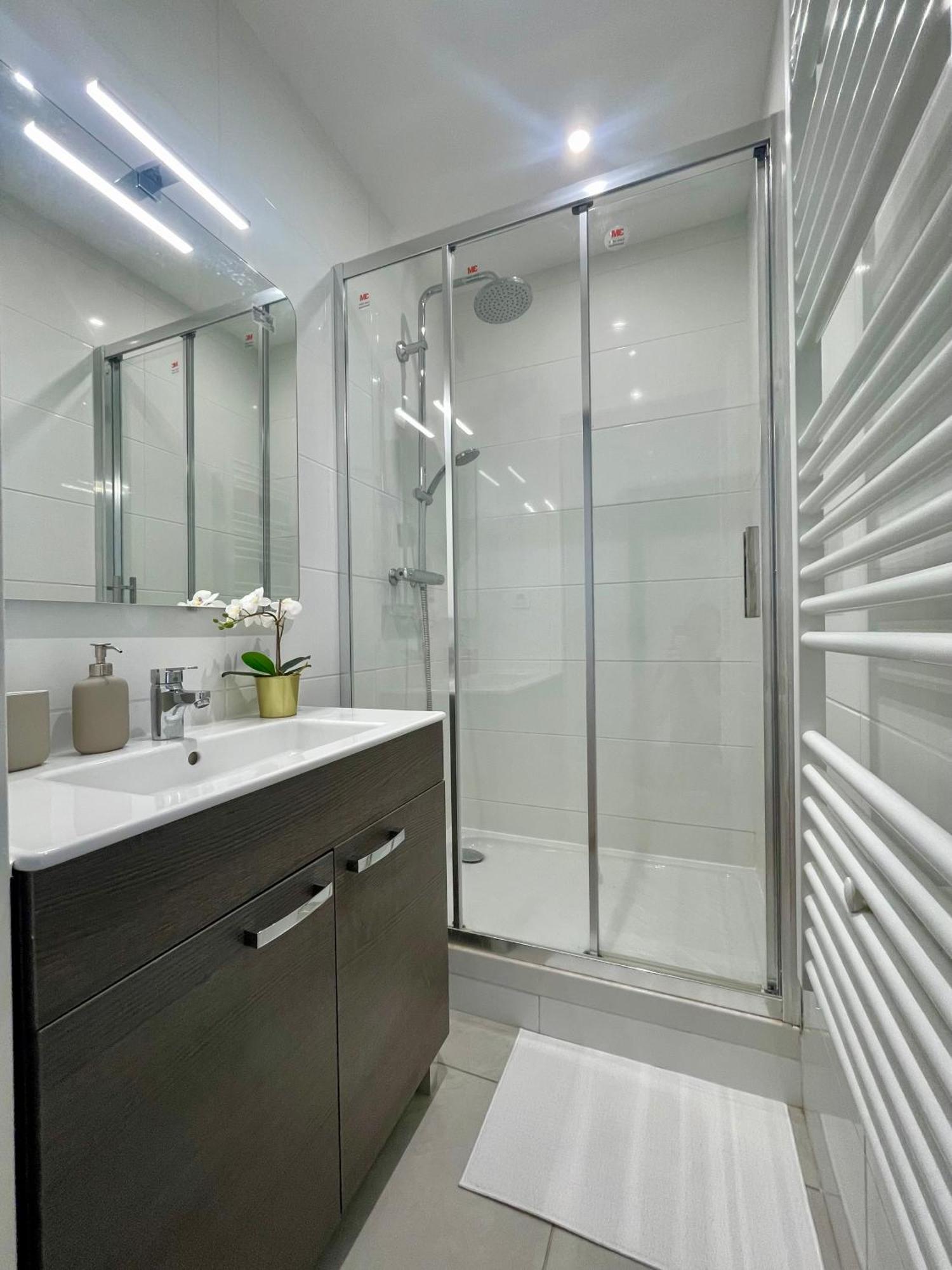 Bngo I Le Spacieux I 3 Chambres, 2 Salles De Bain, Parking Prive Gratuit, 8 Personnes, Vieux Lyon Hypercentre Exterior foto